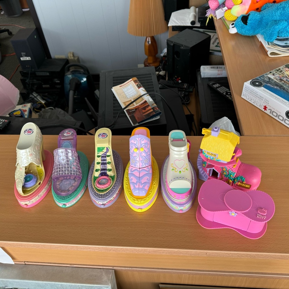 Lot of Vintage Shoe Fairy Toys and Other Compacts